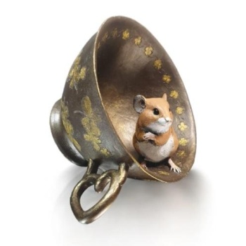 mouse-in-tea-cup-bronze-figurine-michael-simpson3